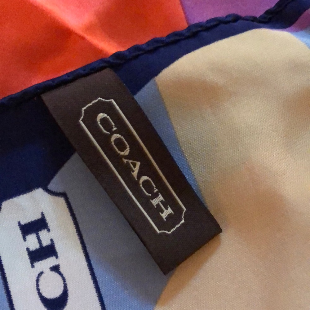 Coach C-Logo Scarf in 100% Silk - Picture 5 of 6